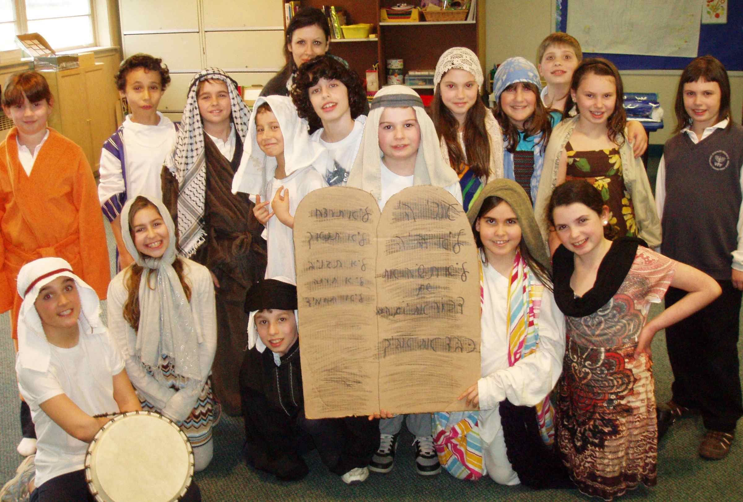 grade 4 pesach play